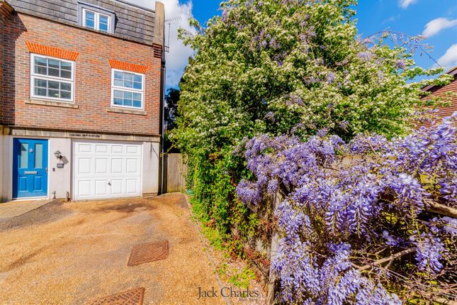 End terrace house for sale in Woodside Road, Tonbridge