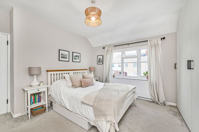 39, Dawnay Road, London photo 4