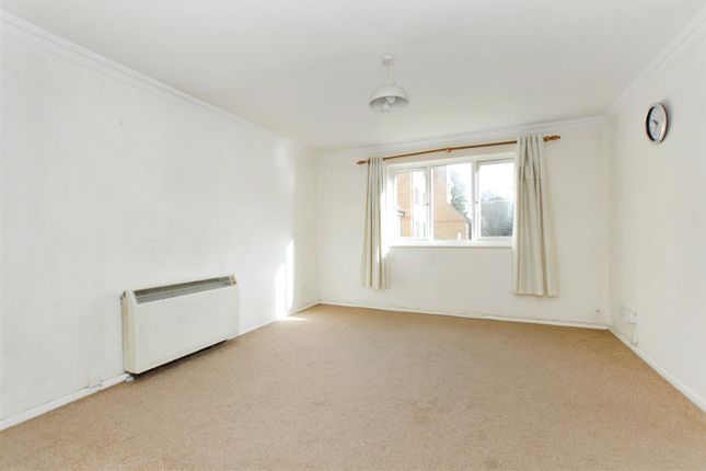 284, Walpole Road, Cippenham photo 3