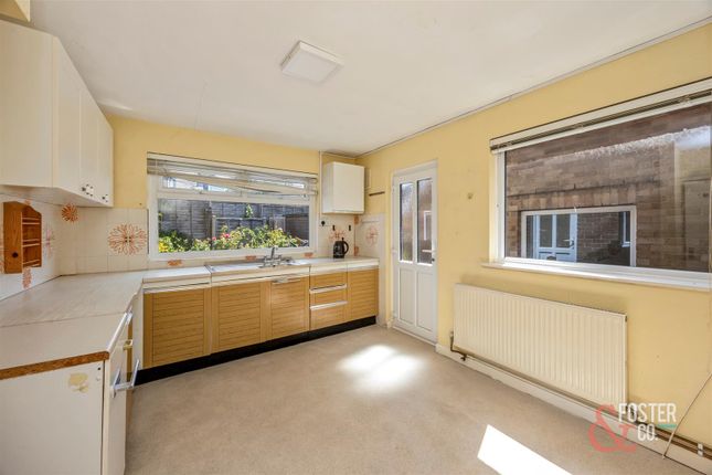 182, Bannings Vale, Brighton photo 4