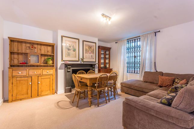 Thumbnail Flat to rent in Sussex Gardens, Hyde Park Estate, London