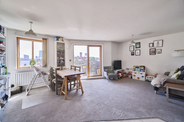 Flat 24 Augustine Bell Tower, 7, Pancras Way, London photo 3