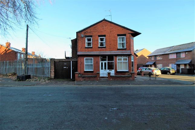 Thumbnail Flat to rent in Chapel Street, Levenshulme, Manchester