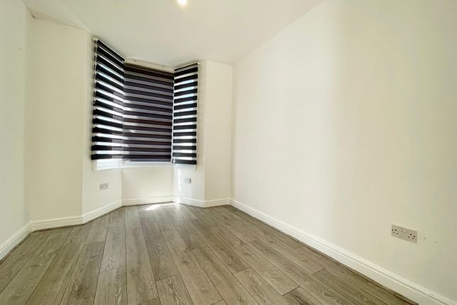 Flat A Shelbourne Road, Haringey photo 5