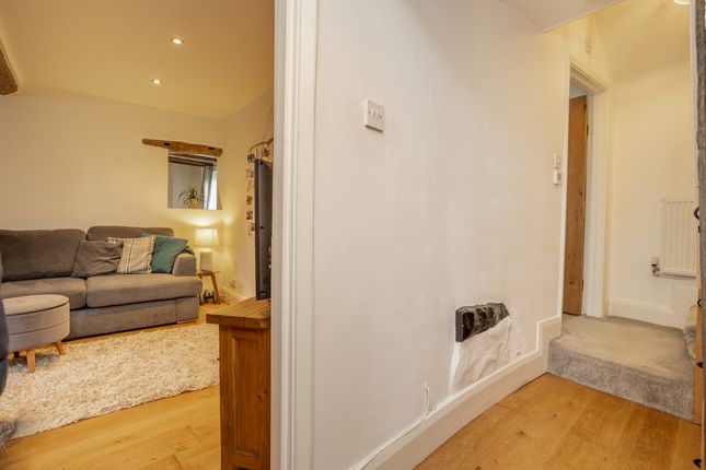 Flat 2, 72, High Street, Leicester photo 4
