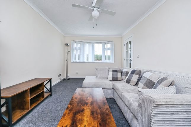 5, Field Avenue, Nottingham photo 2