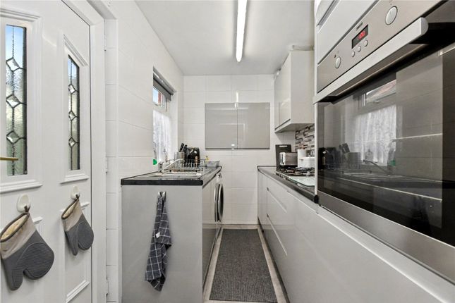 18, Halliday Place, West Yorkshire photo 2