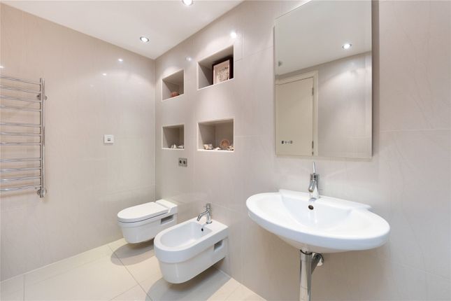 Flat for sale in Luna House, 37 Bermondsey Wall West, London