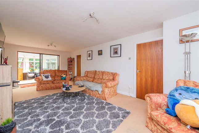 18, Horsechestnut Drive, Telford photo 2