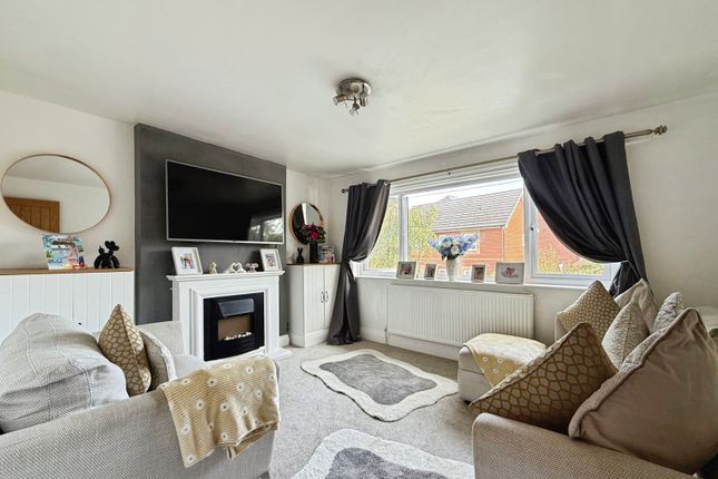 13, Cricket Field Grove, Berkshire photo 3