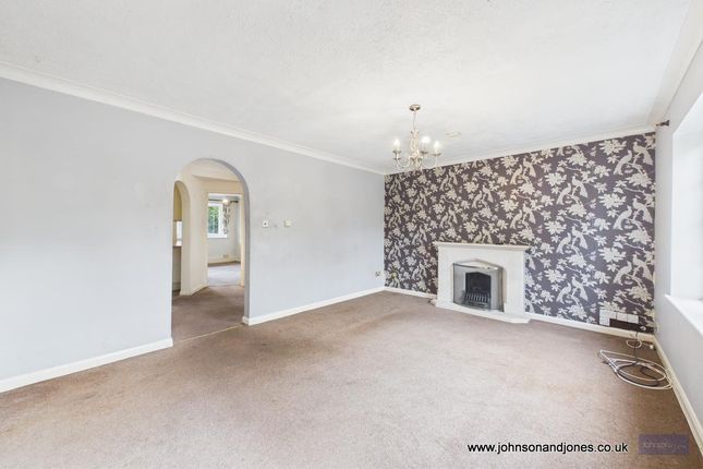 44, Bridge Road, Chertsey photo 3