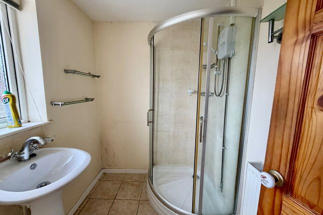 68, Elm Drive, Newport photo 4