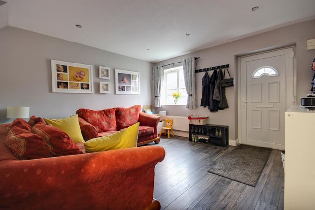 22, Carnaby Close, Leconfield, Beverley photo 3