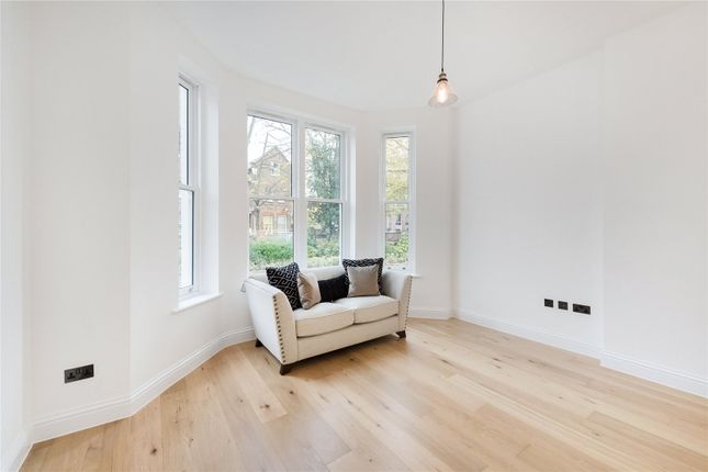 3,, Creffield Lodge, London photo 3