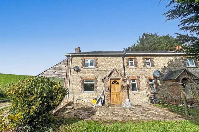 2-bed house on Penn Barn Farm, Dorchester, £1,100/mo
