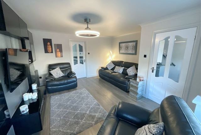 32, Mill Meadow Gardens Sothall, Sheffield photo 3