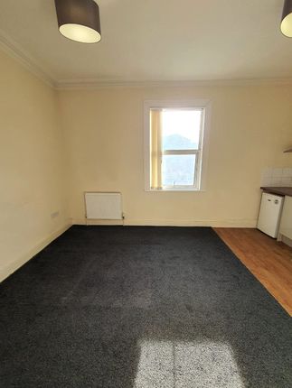 Studio to rent in Thorne Road, Doncaster