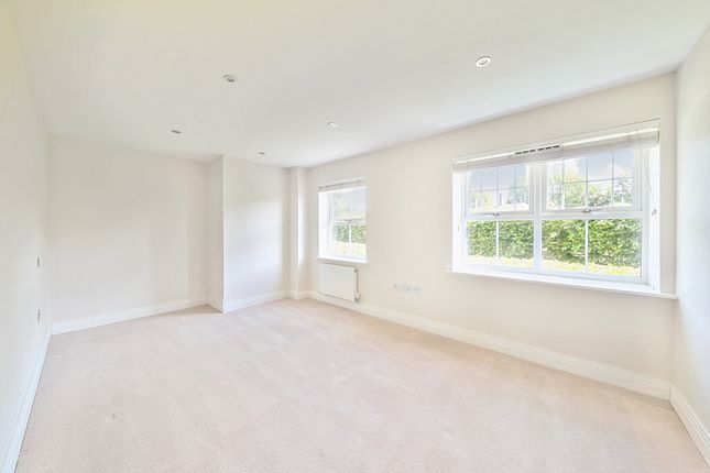 2 Victoria Mansion, Victoria Close, Rickmansworth photo 3