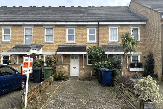 Town house for sale in Eastcote Lane, Northolt