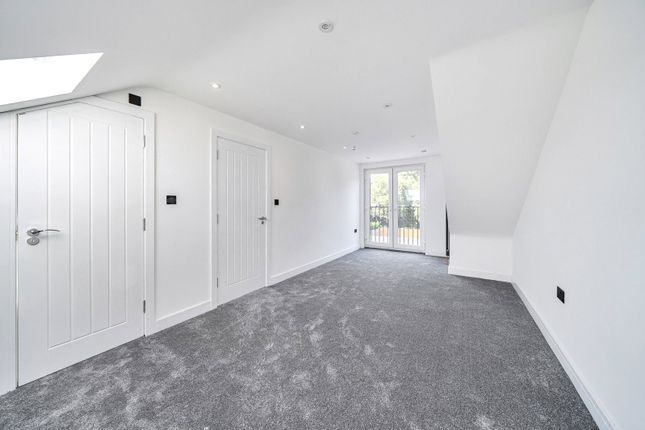 129, Linden Avenue, Ruislip photo 3