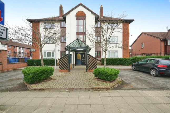 Thumbnail Flat for sale in Canterbury Gardens, Salford
