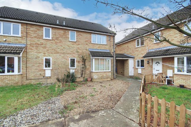 Detached house to rent in Derwent Close, St. Ives, Huntingdon