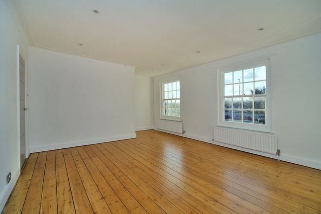 5A, The Broadway, Thames Ditton photo 4