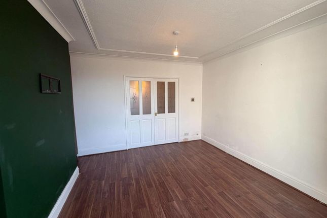 47, Phyllis Avenue, Grimsby photo 3