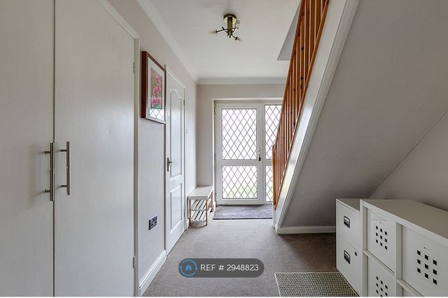 Willow Close, Broomfield, Chelmsford photo 4