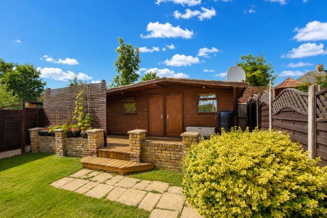 209 Rochester Way, London photo 5