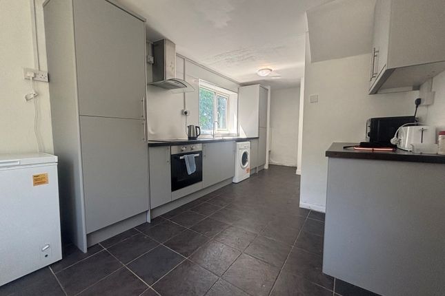 47 Haldane Crescent, Bolsover, Chesterfield photo 4