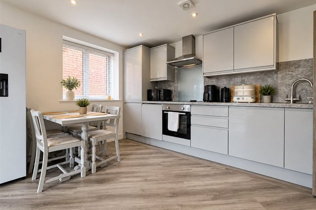Flat 27, Station View, 8, New Lane, Hampshire photo 2