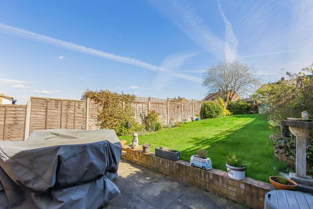 40 Carpenter Way, Potters Bar photo 3