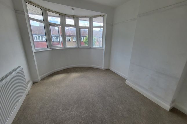 31, Blackmore Avenue, Southal photo 5