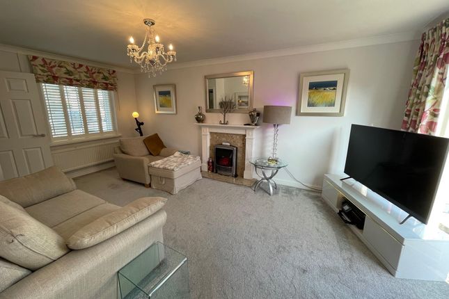 Thumbnail Property to rent in Brockhill Way, Penarth
