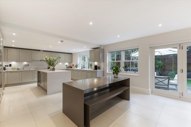 1, Windsor Grey Close, Ascot photo 2