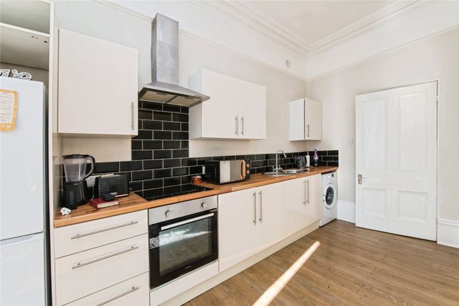 Flat 2, 2, Alexandra Terrace, Devon photo 4