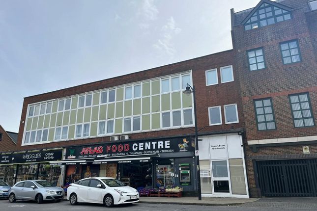 Thumbnail Flat to rent in High Street South, Dunstable