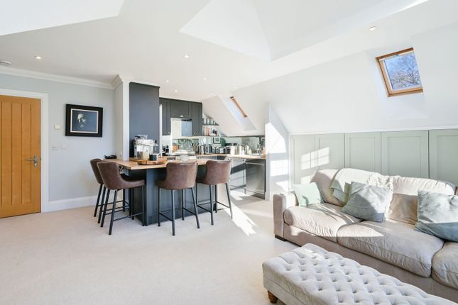 Priory Oaks, 54,Flat 8, Park Lane East, Reigate photo 2