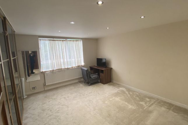 114, Station Road, London photo 4