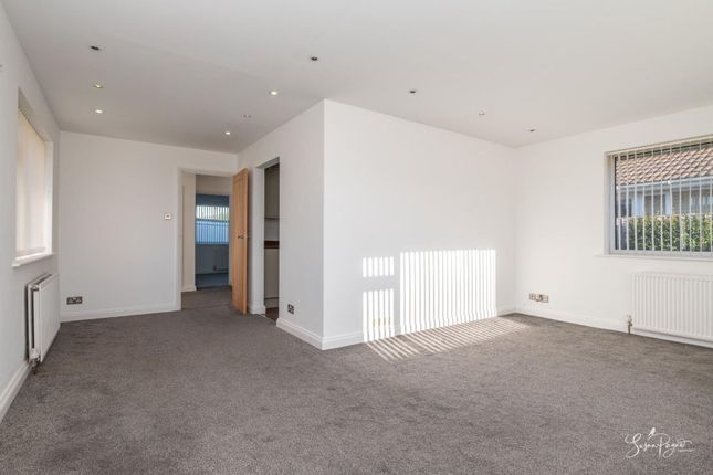 2, Rowan Tree Drive, Seaview photo 4