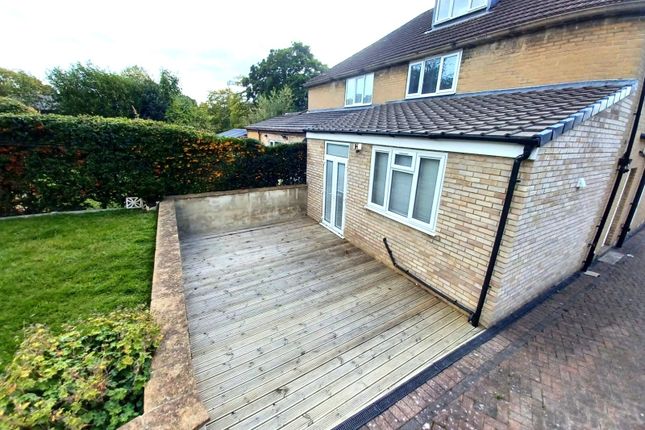 29, Carr Manor Walk, West Yorkshire photo 5