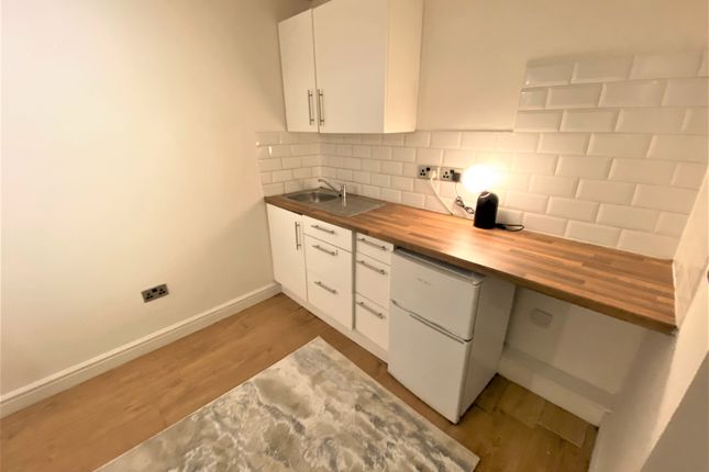 49A, BUCKINGHAM RD, SOUTH WOODFORD photo 4