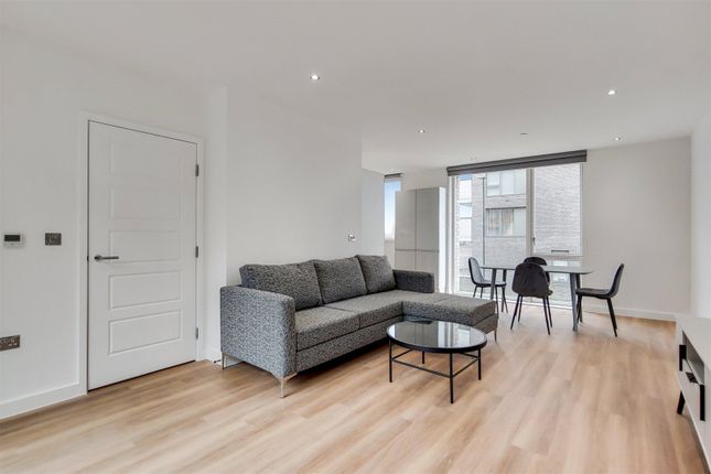 2 Betts Mews, London photo 4