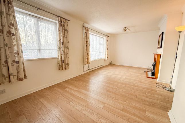17, Shanklin Close, Great Clacton photo 4