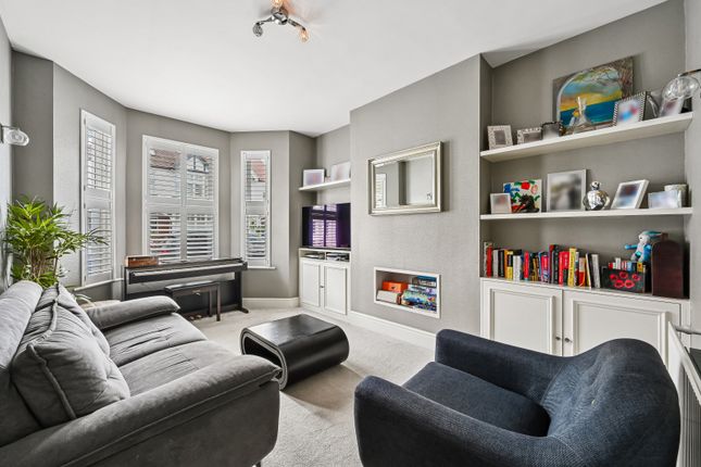 18, Sandringham Avenue, London photo 4