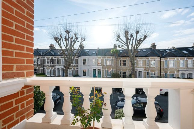 First and Second Floor Flat, 52, Crescent Lane, London photo 4