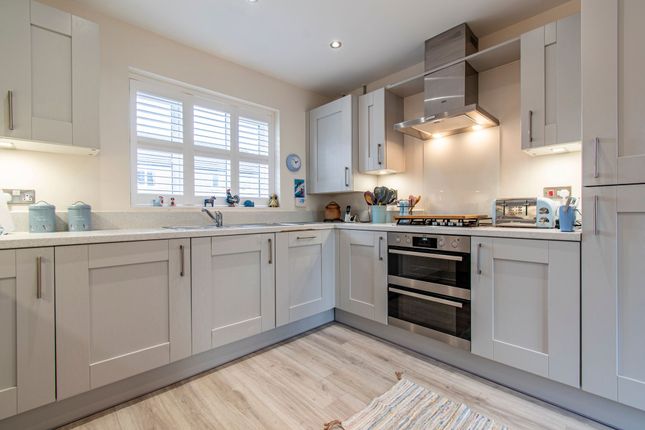 30 Gemini Drive, Liskeard photo 3