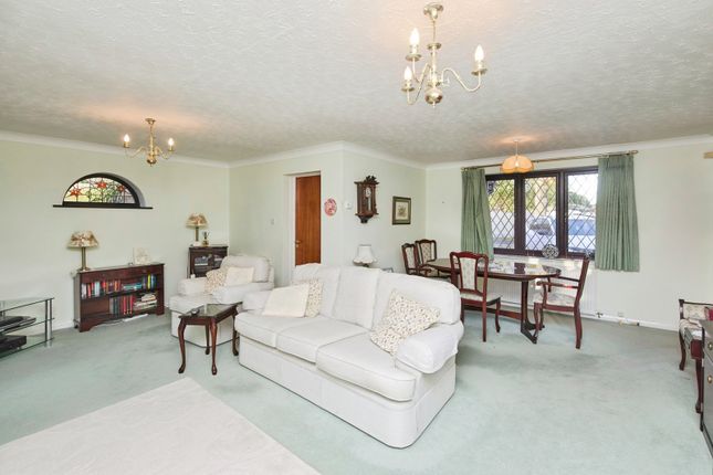 11, Farncombe Lane, Derby photo 2