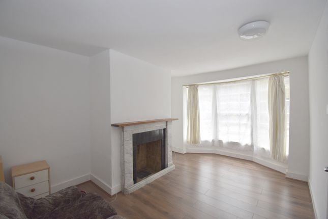 Room 1, 18, High Street, Greenhithe photo 3